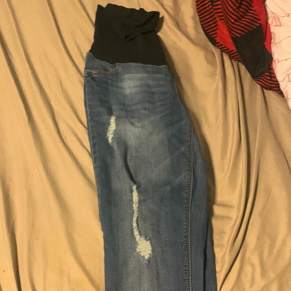 1822 women’s maternity jeans. Size 8/29